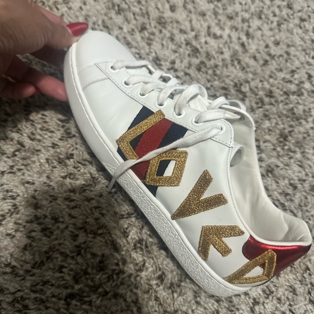 Gucci White and Gold Sneakers with Padded Collar